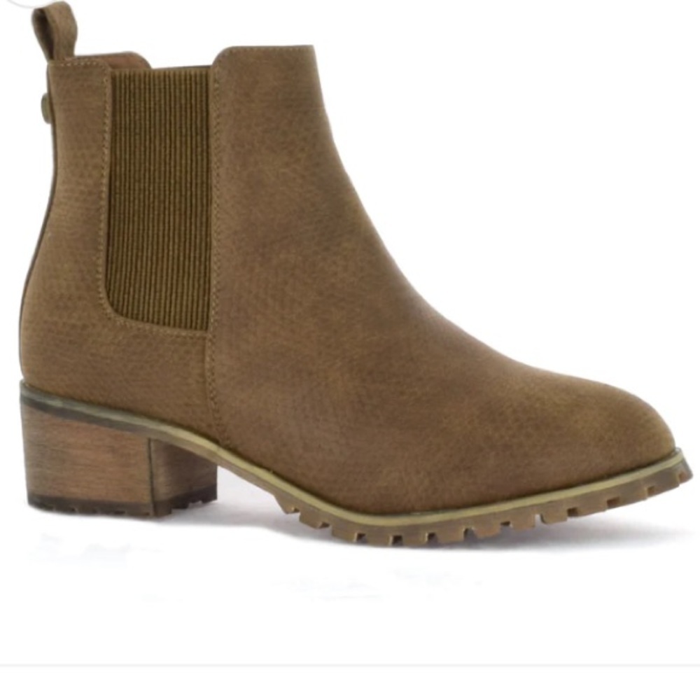 SEVEN7 FOOTWEAR Harper Ankle Boot Size 8